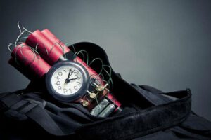 ILUSTRASI-TAS-BERISI-BOM-NET